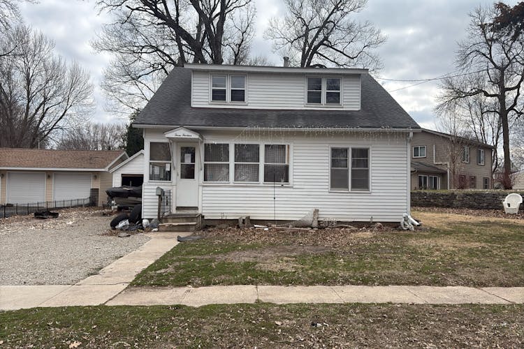 313 7th Ave N Clear Lake, IA 50428, Cerro Gordo County