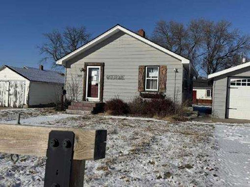 309 E Thurber St Clay Center, NE 68933, Clay County