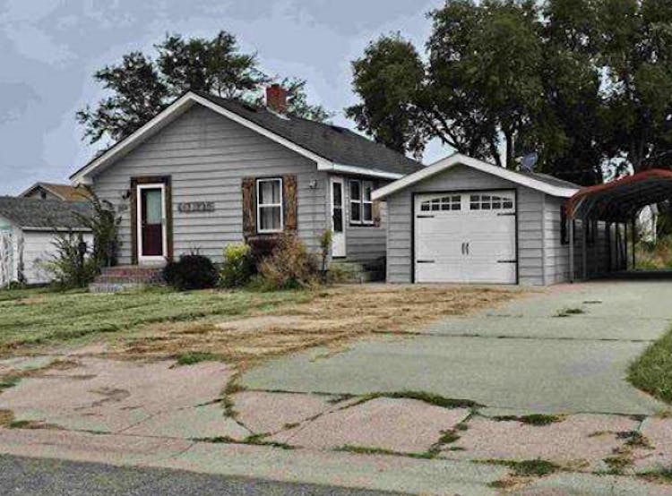 309 E Thurber St Clay Center, NE 68933, Clay County