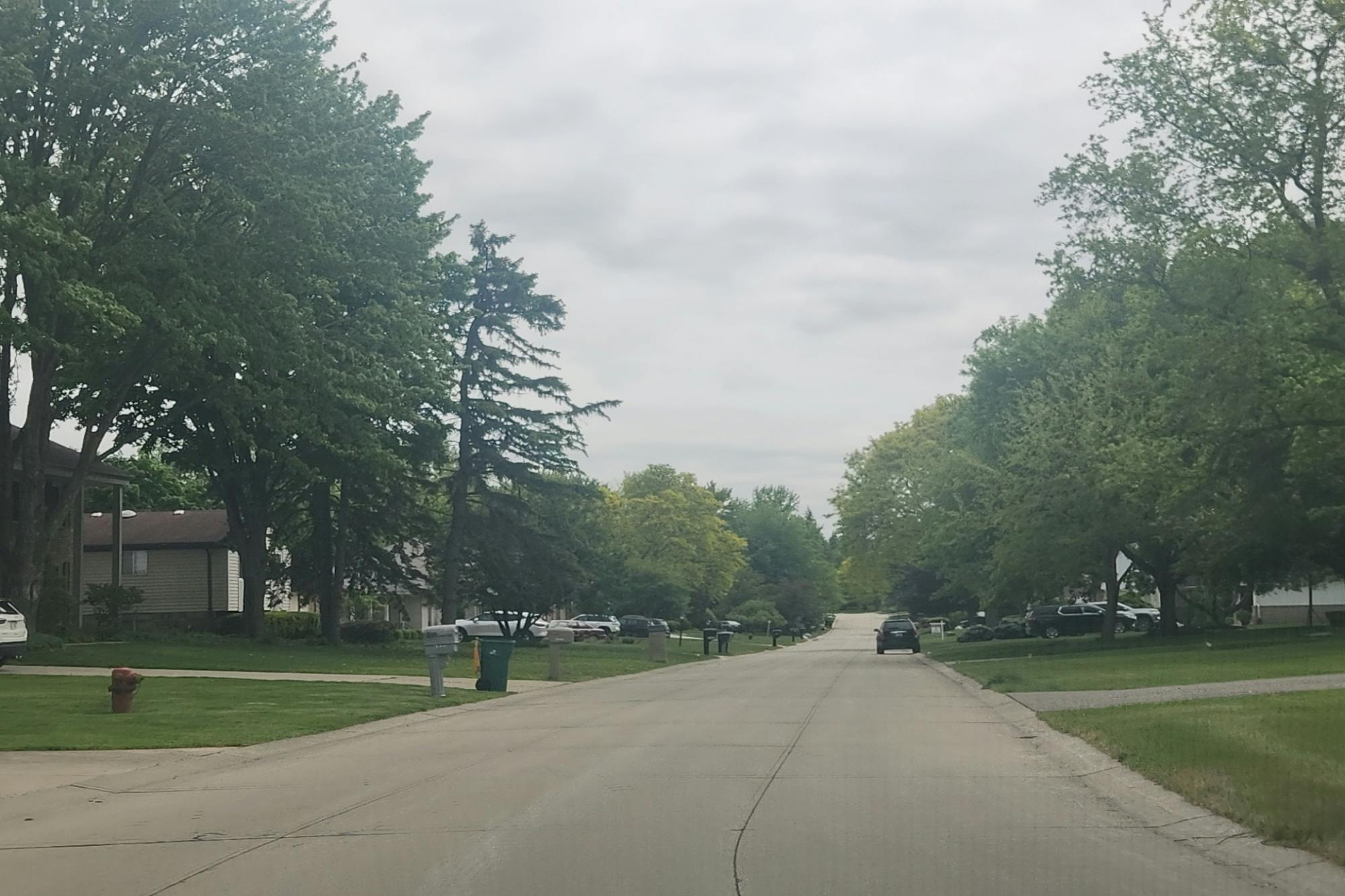 Skye Dr, Farmington Hills, MI 48336