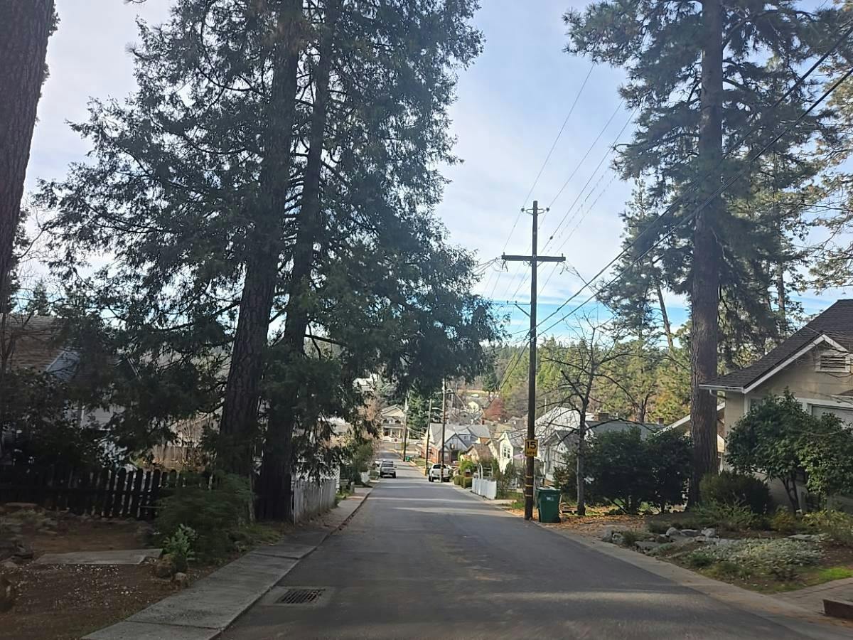 Mainhart Dr, Grass Valley, CA 95945