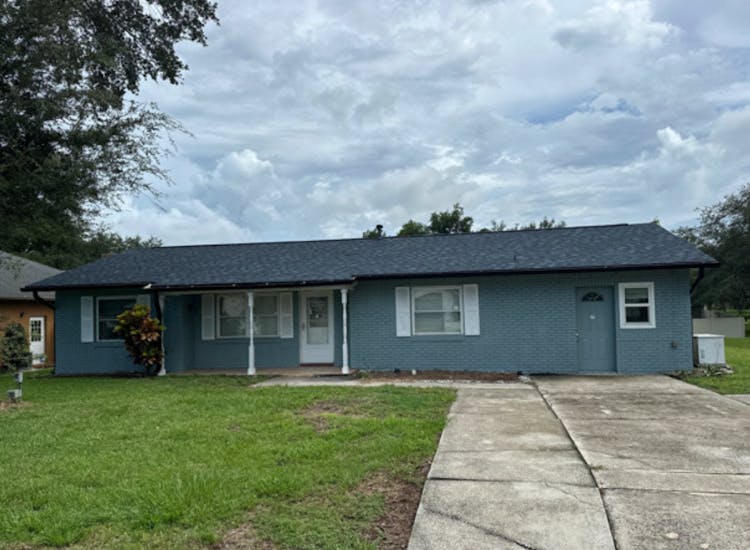 1911 S Palomar Dr Deltona, FL 32738, Volusia County