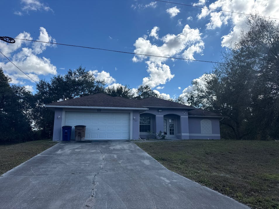 563 S Flamingo Ave Lehigh Acres, FL 33974, Lee County