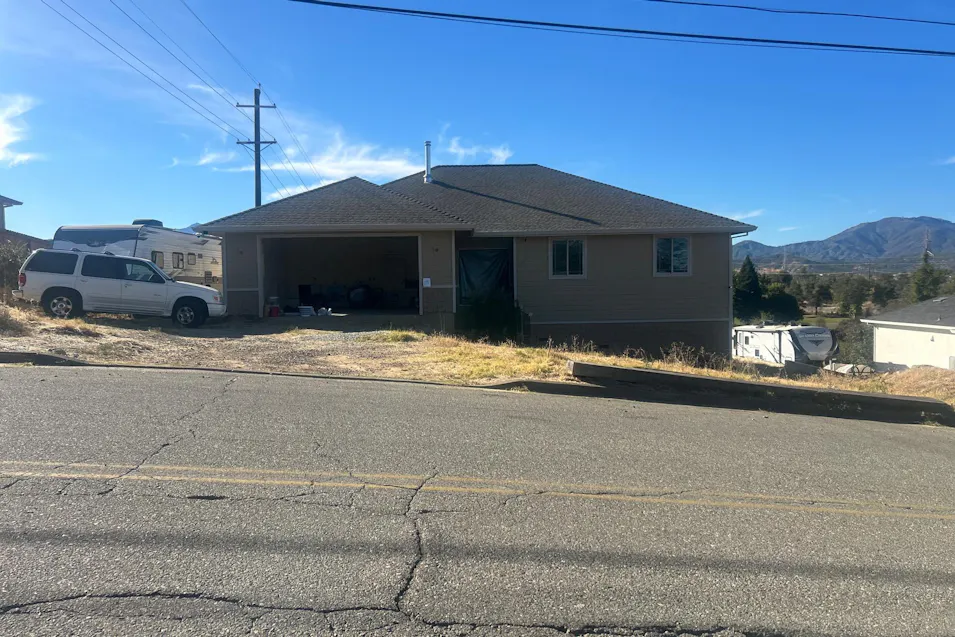 1392 Ridge Drive Redding, CA 96001, Shasta County