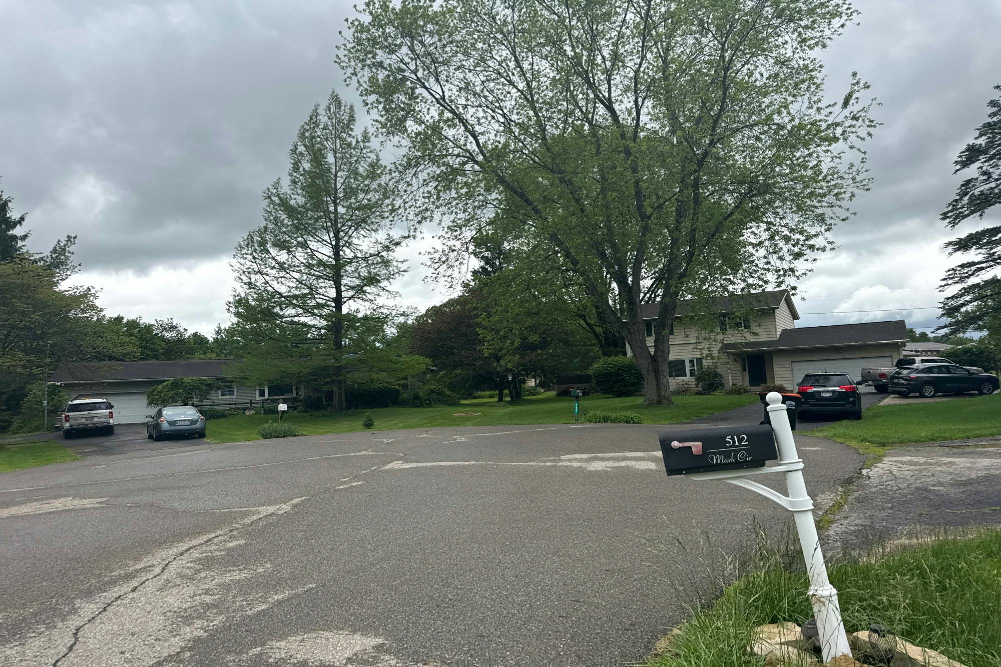 Mark Cir, Newark, OH 43055