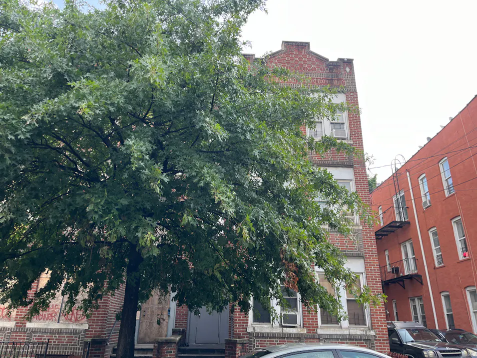 721 Miller Avenue,apt 2r Brooklyn, NY 11207, Kings County