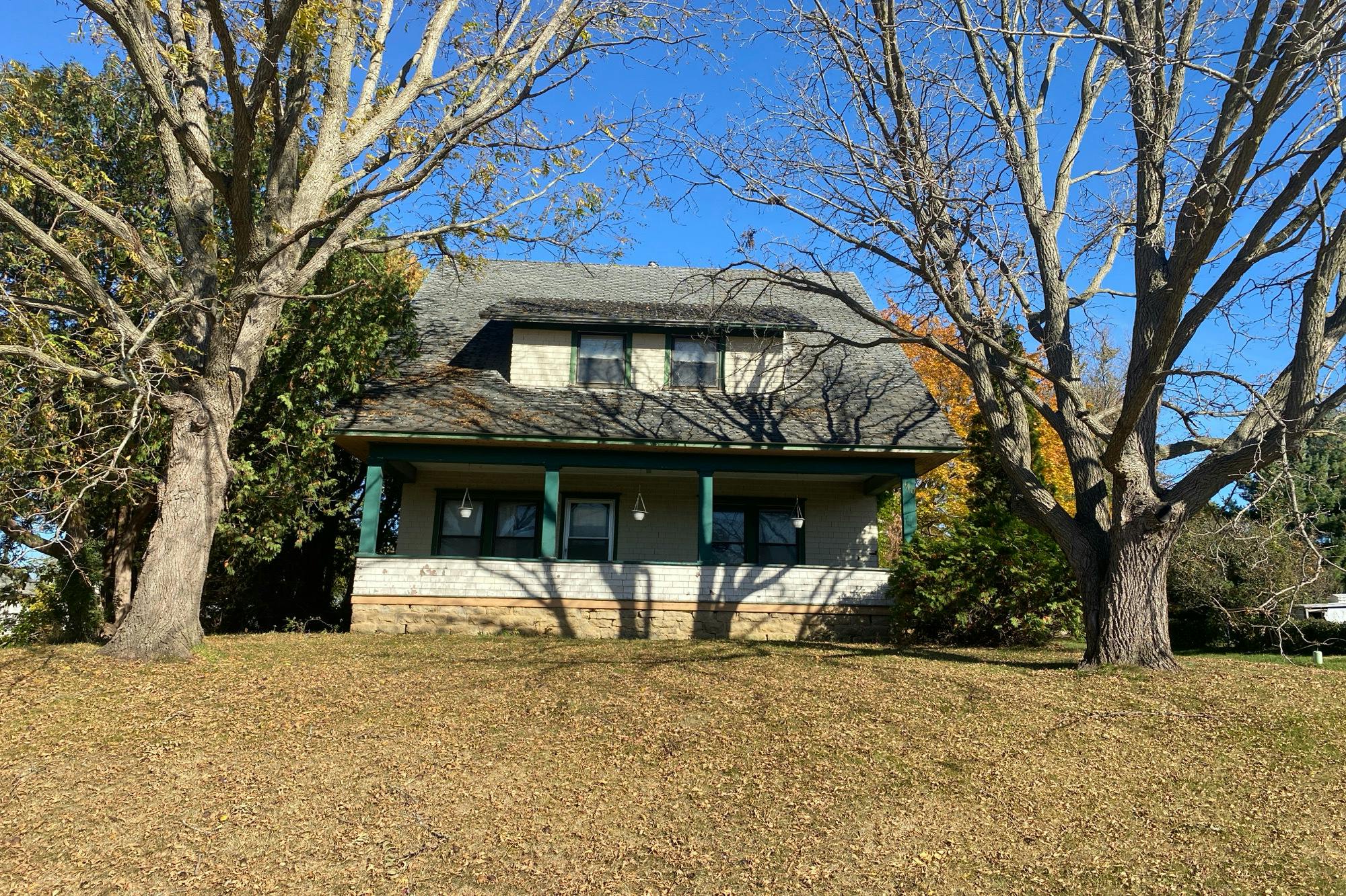 Main St, Lewiston, MN 55952