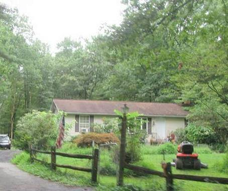 Michael St, Saylorsburg, PA 18353