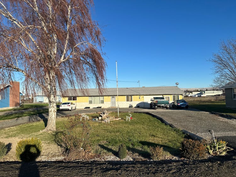 351 Pleasant Ave Grandview, WA 98930, Yakima County