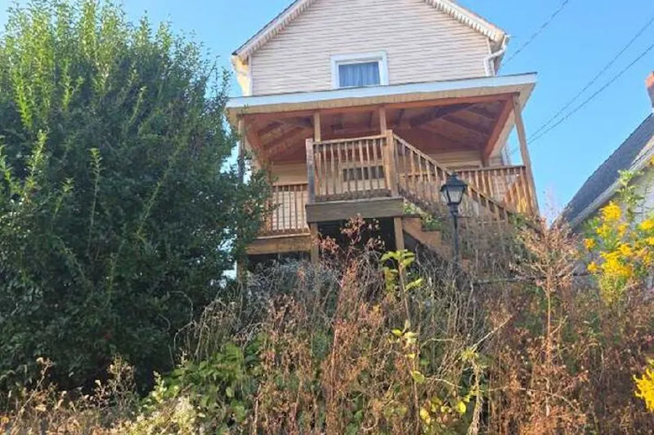 1251 8th Ave Natrona Heights, PA 15065, Allegheny County