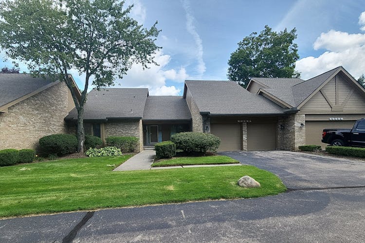 29524 Nova Valley Dr Farmington Hills, MI 48331, Oakland County