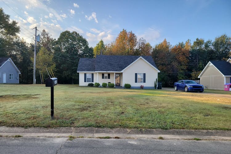 341 W Ridge Blvd, Holly Springs, MS 38635, Marshall County