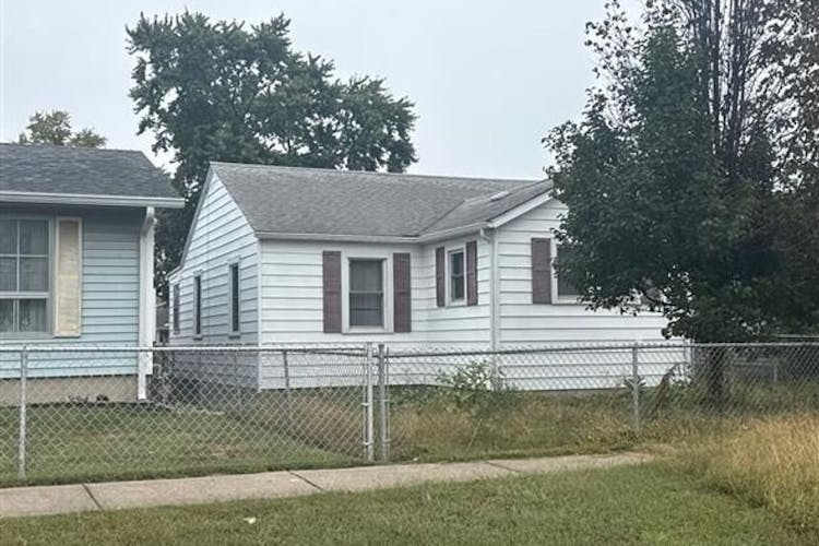 2267 Cincinnati Ave Springfield, IL 62702, Sangamon County