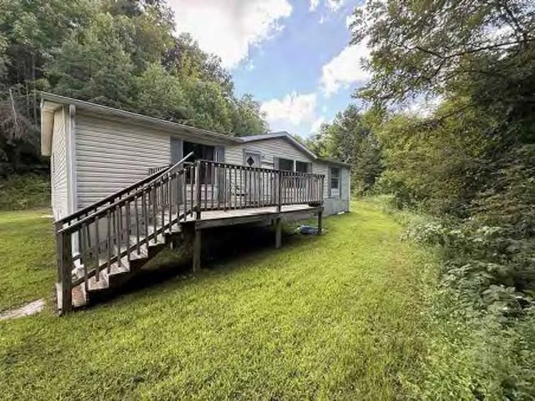 4088 Barnes Mountain Rd Irvine, KY 40336, Estill County