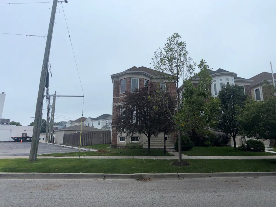 6064 N Sauganash Ave Chicago, IL 60646, Cook County
