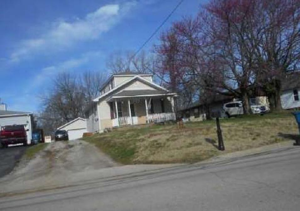 1109 Saint Clair Avenue Collinsville, IL 62234, Madison County