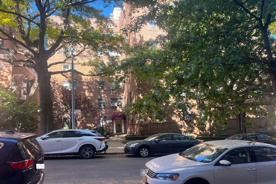 102 25 67th Rd 1e Forest Hills, NY 11375, Queens County