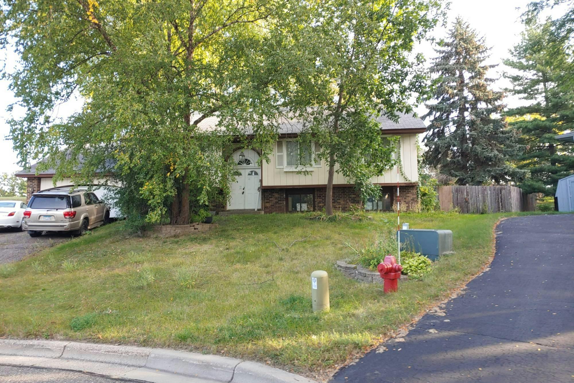 Knoll Cir, Burnsville, MN 55337 #1