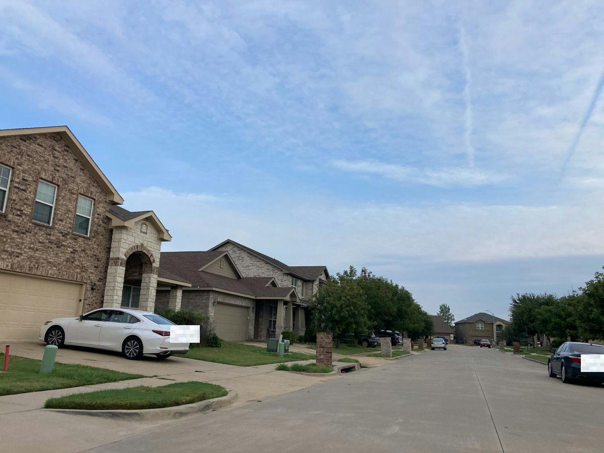 Blackstone Dr, Grand Prairie, TX 75052
