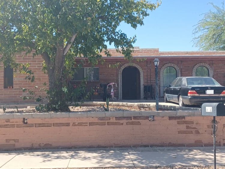 642 S Front Royal Dr Tucson, AZ 85710, Pima County