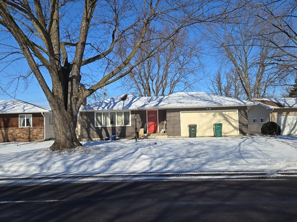 1905 12th St E Glencoe, MN 55336, McLeod County