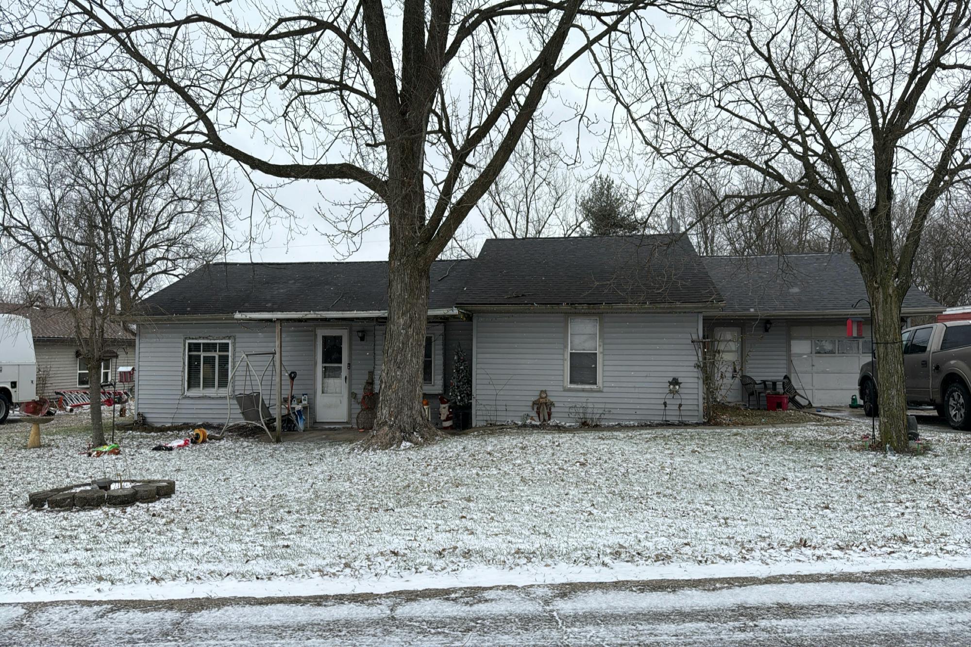 Meadow Dr, Tipp City, OH 45371