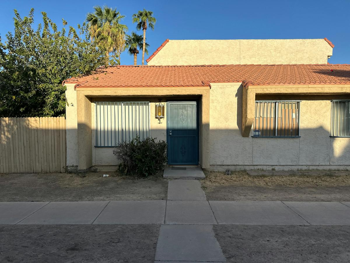 Rose Ln, Glendale, AZ 85301