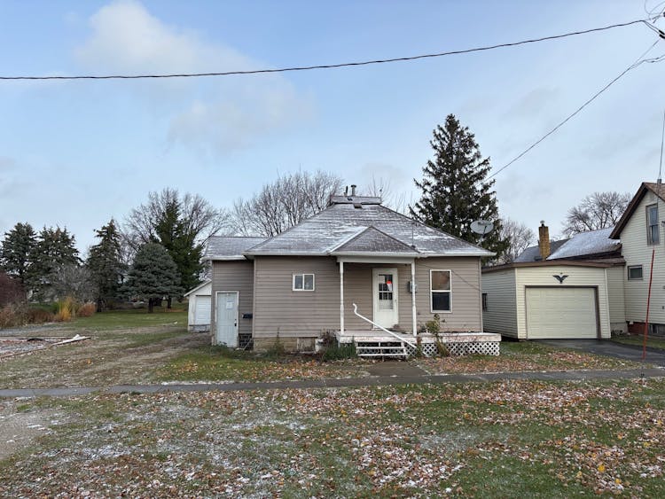 105 3rd St Grafton, IA 50440, Worth County