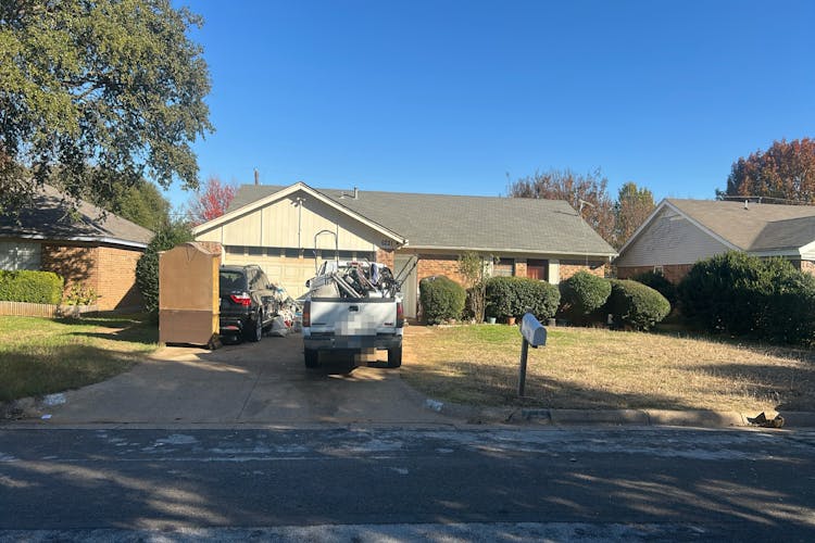 6221 Maple Springs Drive Arlington, TX 76001, Tarrant County