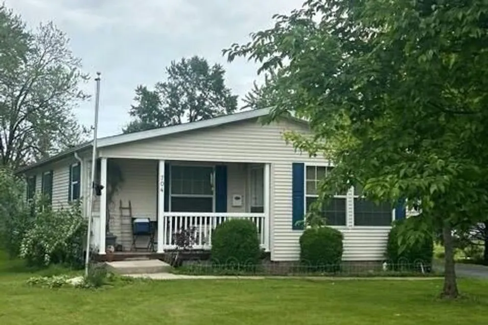 704 W Portland Street Syracuse, IN 46567, Kosciusko County