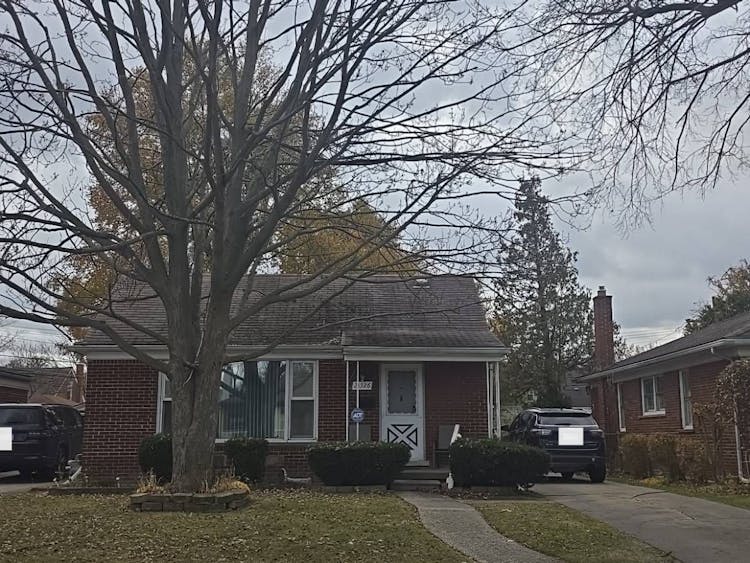 21326 Prestwick Ave Harper Woods, MI 48225, Wayne County