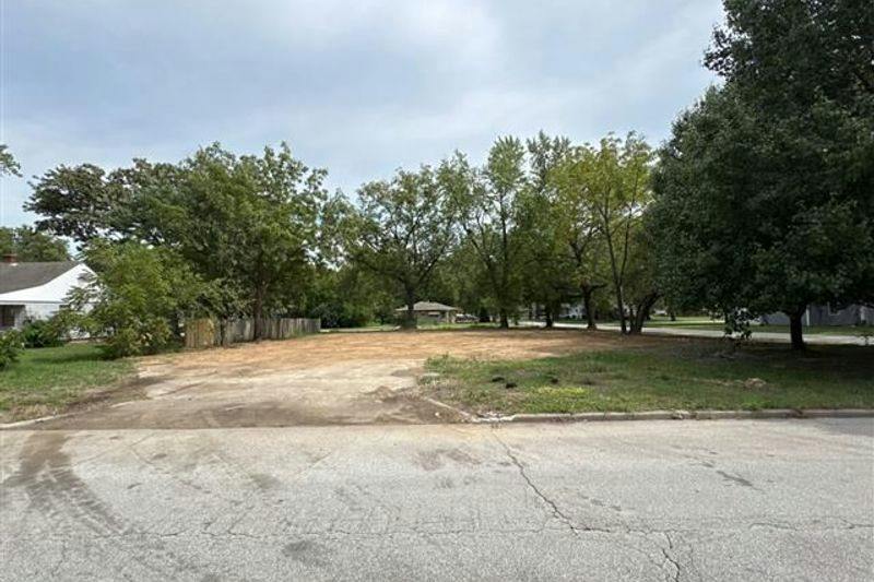 Summit St, Girard, KS 66743