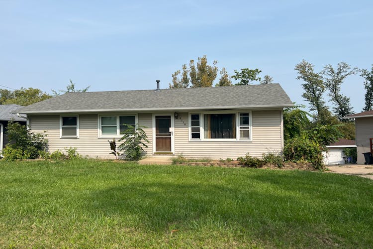 2118 Belmont Pkwy NW Cedar Rapids, IA 52405, Linn County