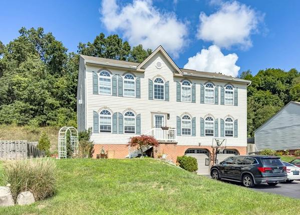 Hawk Valley Dr, Leechburg, PA 15656
