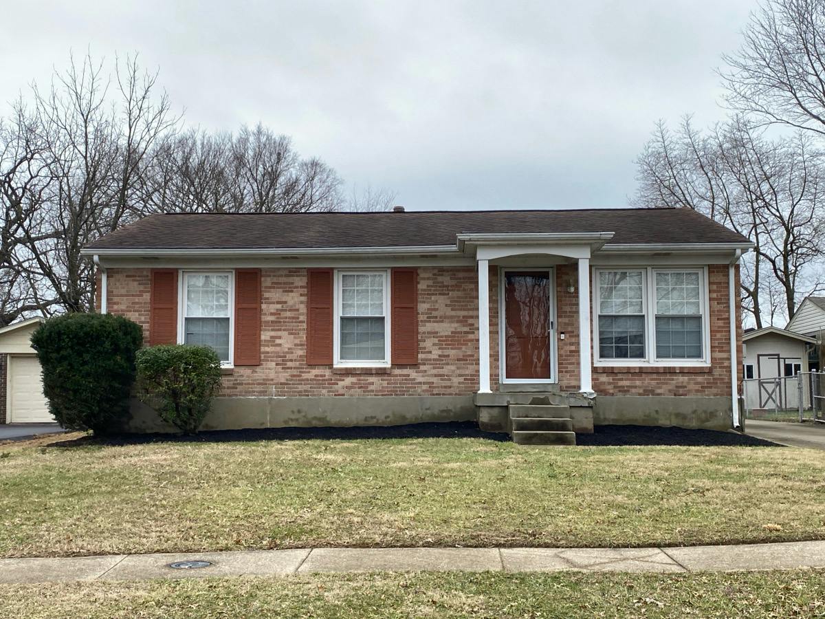 Chasewood Pl, Louisville, KY 40229