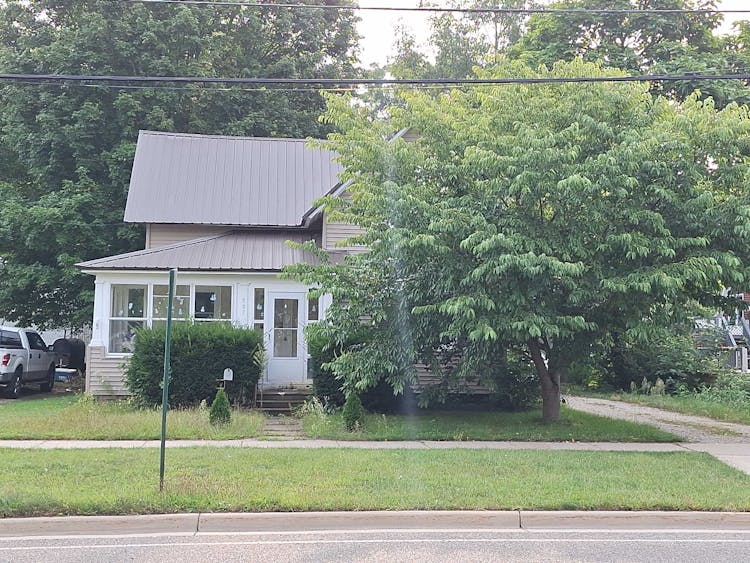 507 S Farmer St Otsego, MI 49078, Allegan County