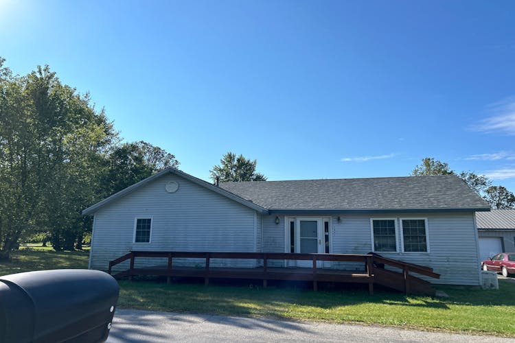 4884 E Cr 300 South Hartford City, IN 47348, Blackford County