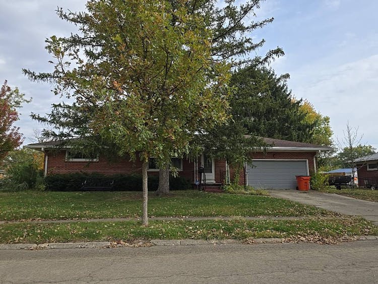 4848 Curtis Dr Springfield, OH 45503, Clark County