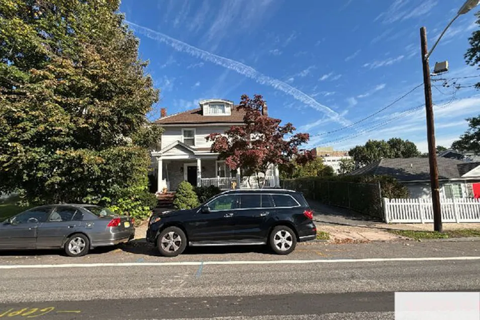 681 14th Avenue Paterson, NJ 07504, Passaic County