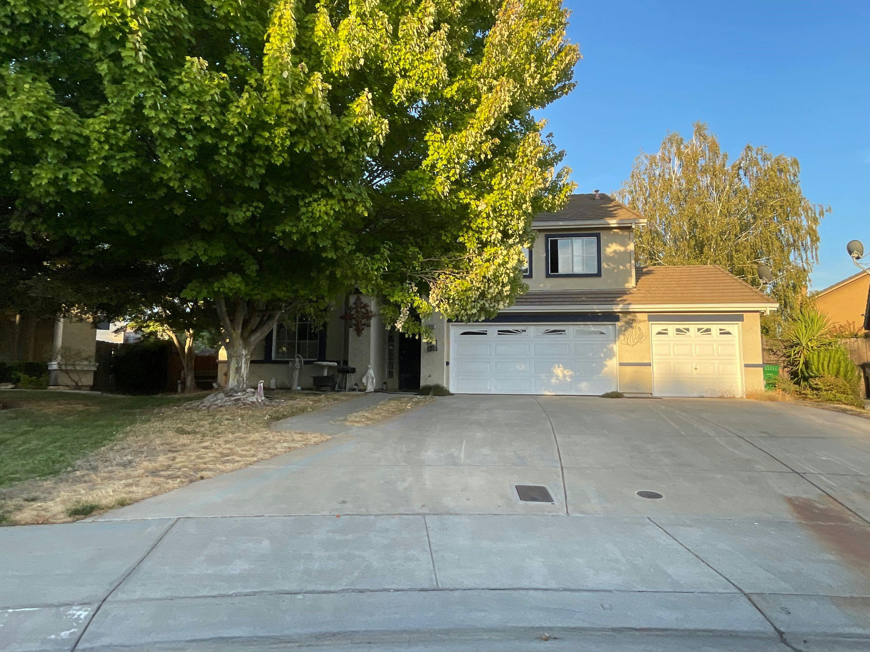 River Park Cir, Stockton, CA 95209