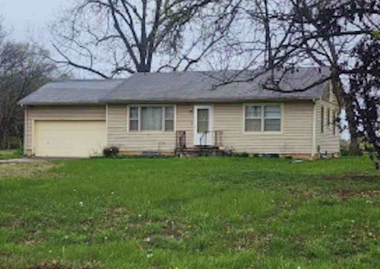 7799 SW County Road 1007 Rich Hill, MO 64779, Bates County