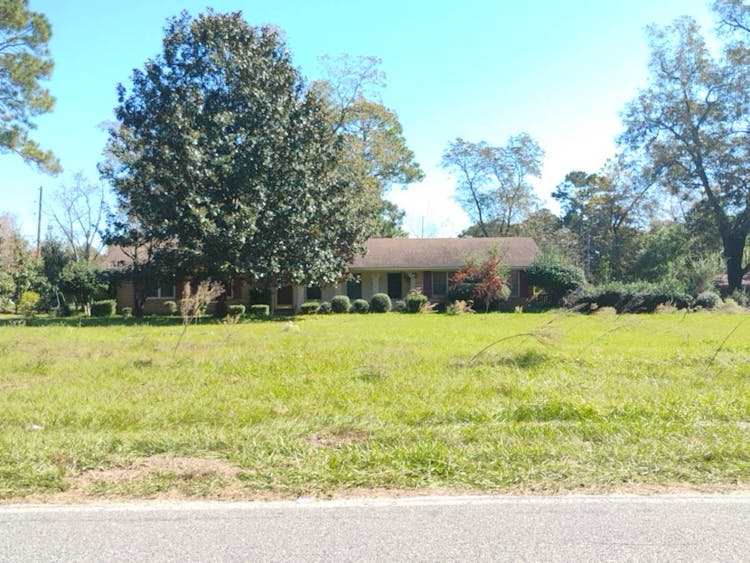 102walkerave Fitzgerald, GA 31750, Ben Hill County