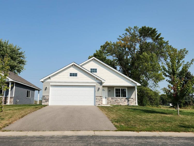 805 NW Juniper Lane Montgomery, MN 56069, Le Sueur County