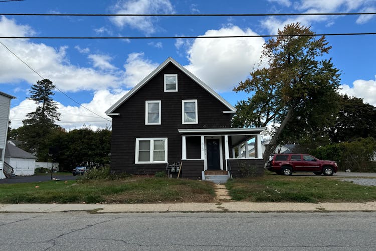 313 Parker St Gardner, MA 01440, Worcester County