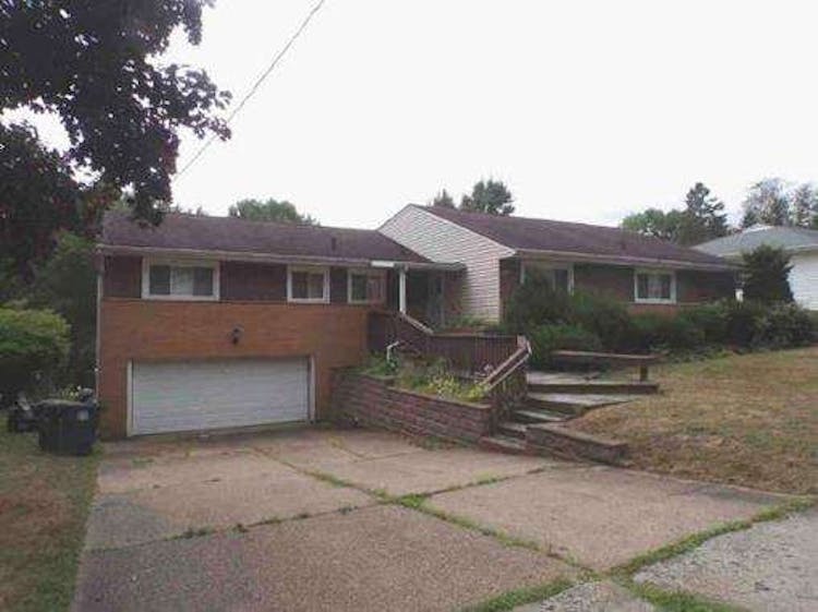 2480 Benton Ave Akron, OH 44312, Summit County