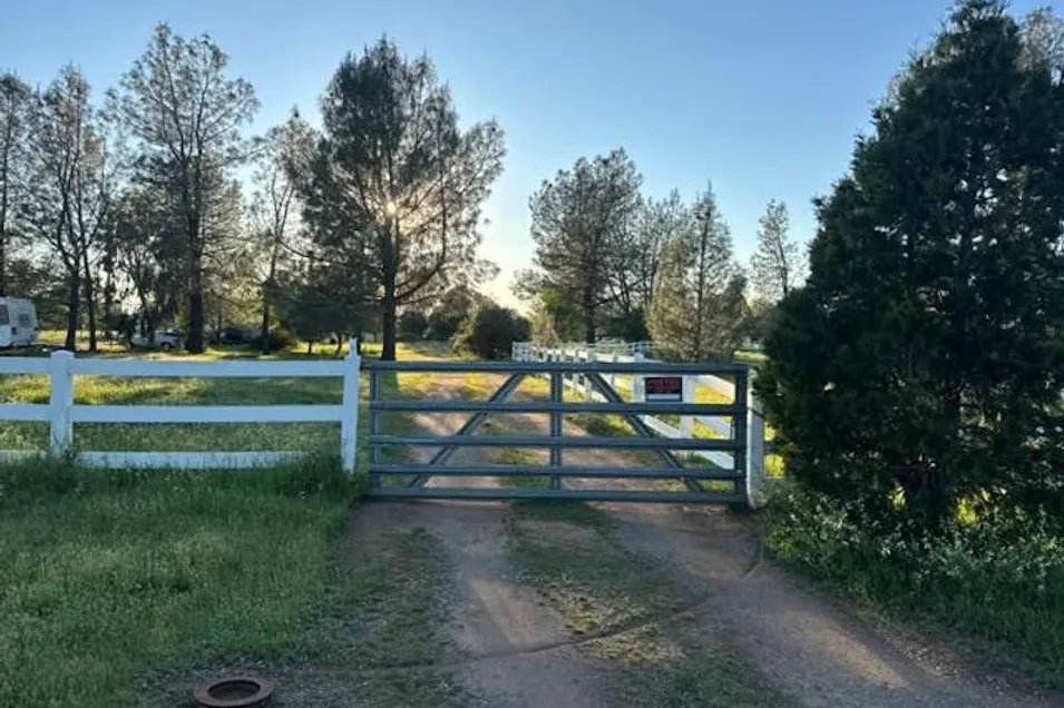11546 Bluff Rd Redding, CA 96003, Shasta County