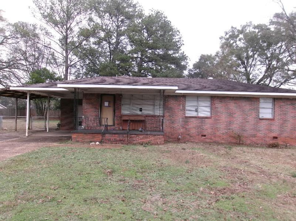 2707 Clyburne St Hueytown, AL 35023, Jefferson County