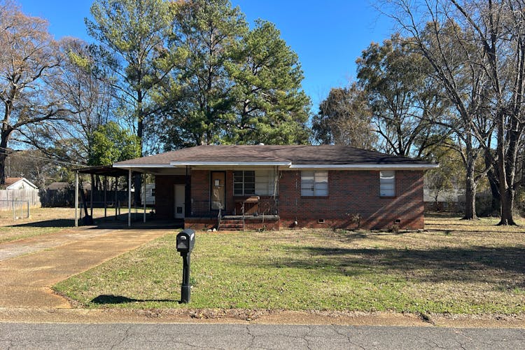 2707 Clyburne St Hueytown, AL 35023, Jefferson County