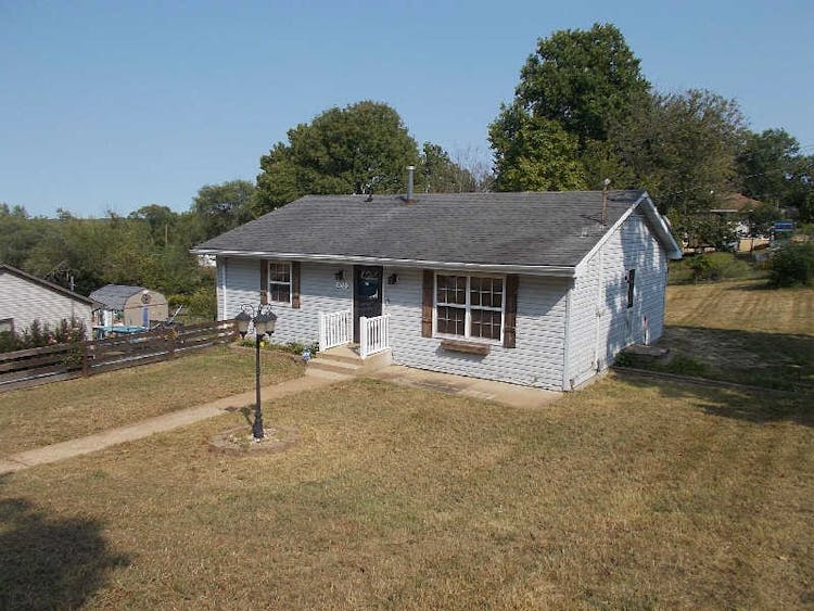 505 N 10th St De Soto, MO 63020, Jefferson County