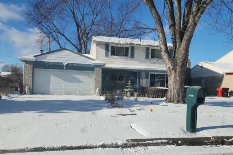 27045 Fairfax St Southfield, MI 48076, Oakland County